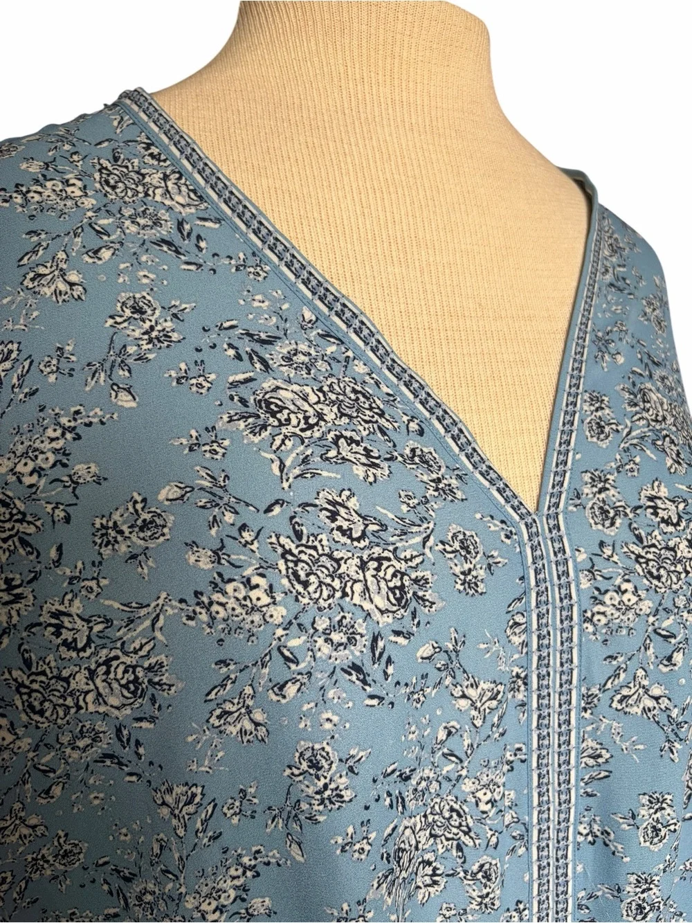 Cottagecore Floral Tie-Front Blouse - Picture 4 of 6